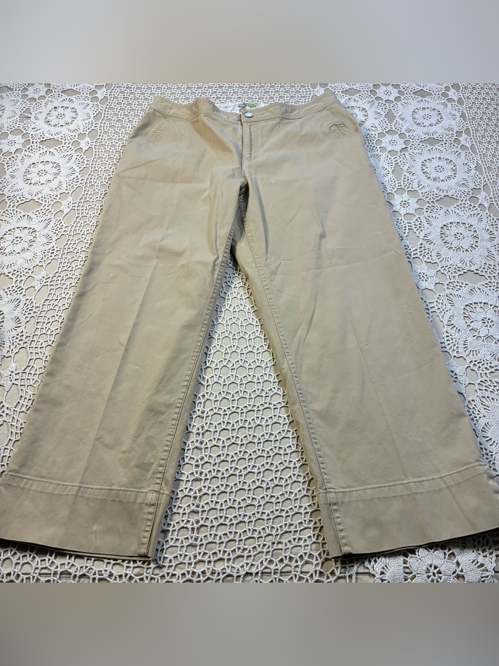 Liz Claiborne Women’s 14 Beige Capri Pants Straight Leg Twill Mid Rise Pockets